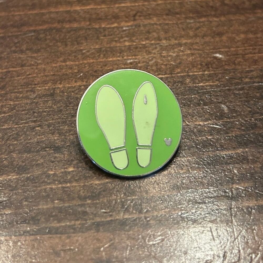 Disney Green Goofy's Feet Hidden Mickey 2007 Series 2 Disneyworld Trading Pin